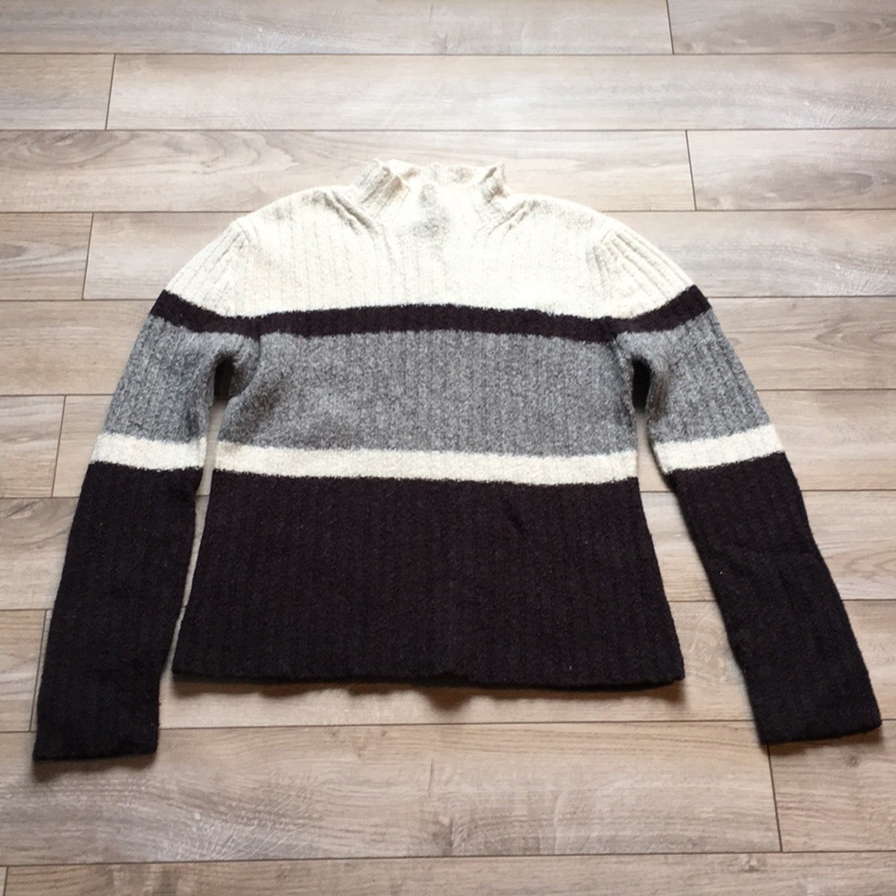New York &Company High Neck Sweater 🖤